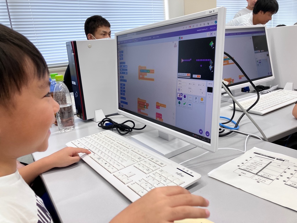 夏休みゲームプログラミング教室の様子
