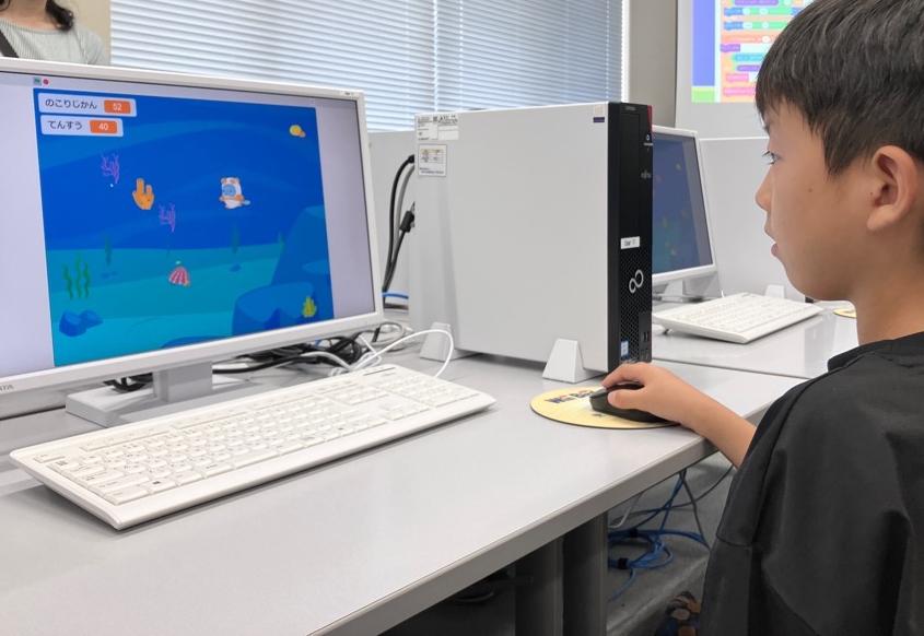 夏休みゲームプログラミング教室の様子