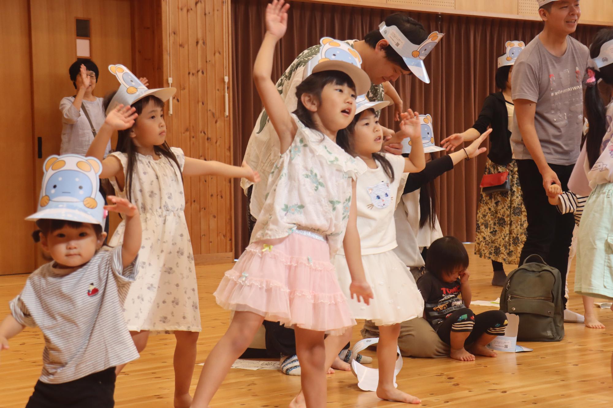 みんなで楽しくうなぽんダンス