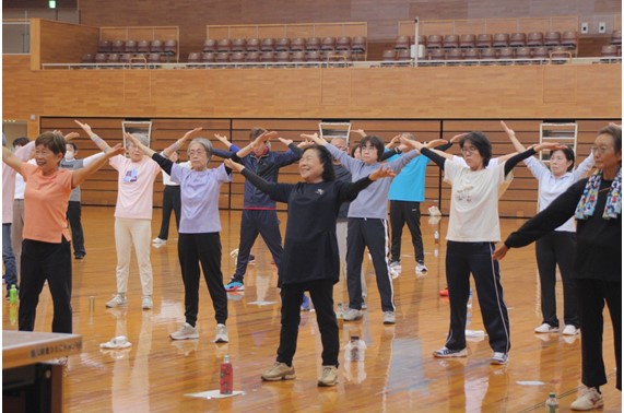 運動講習の写真（ラジオ体操）