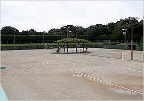 テニス場の様子の写真