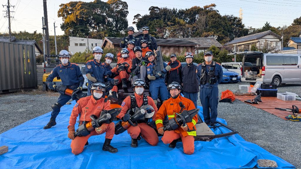車両破壊訓練全体集合写真