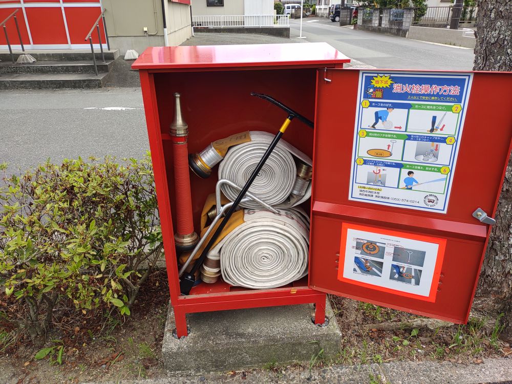 消火栓ホース格納箱の中